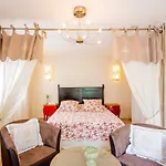 Le Moulin De Rudelle Hotel 3*