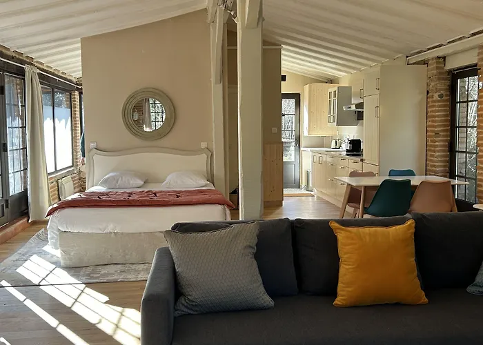 Le Moulin De Rudelle Hotel