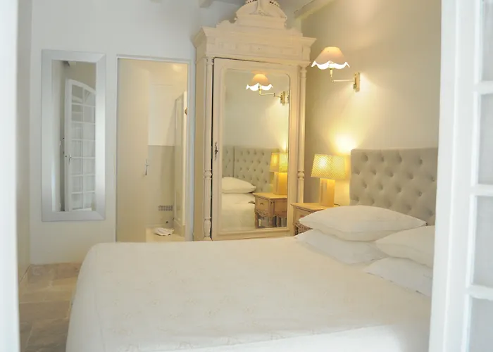 Le Moulin De Rudelle Hotel 3*