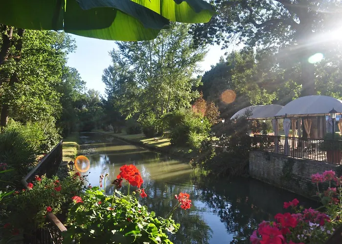 Le Moulin De Rudelle Hotel