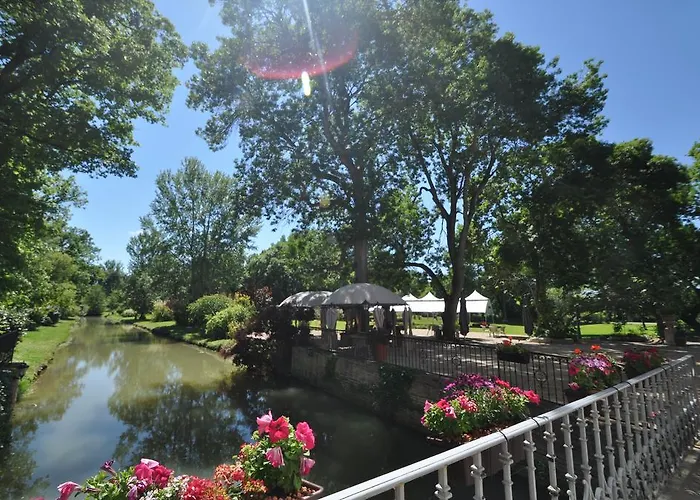 Le Moulin De Rudelle Hotel
