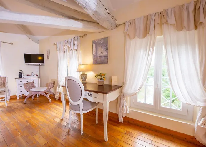 Le Moulin De Rudelle Hotel